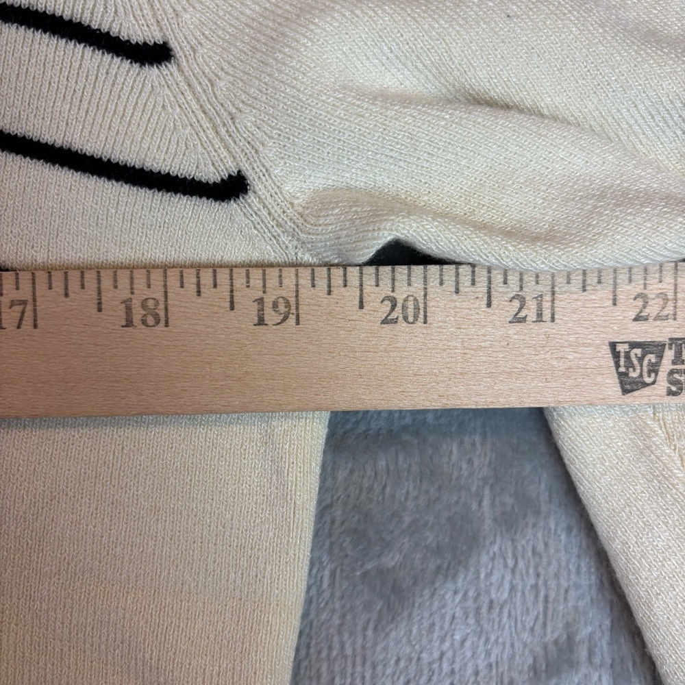 Emma James Liz Claiborne Black Cream Striped V-Neck Sweater L - Picture 5 of 6
